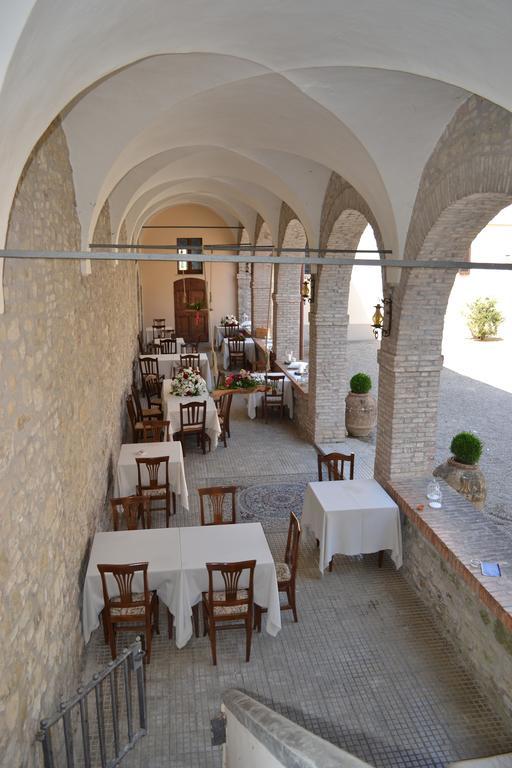 Agriturismo Montecorona อุมแบร์ทิเดอ ภายนอก รูปภาพ